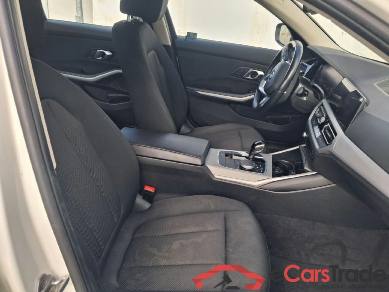 BMW Serie 3 / 2018 / 4P / sedán 330e #6