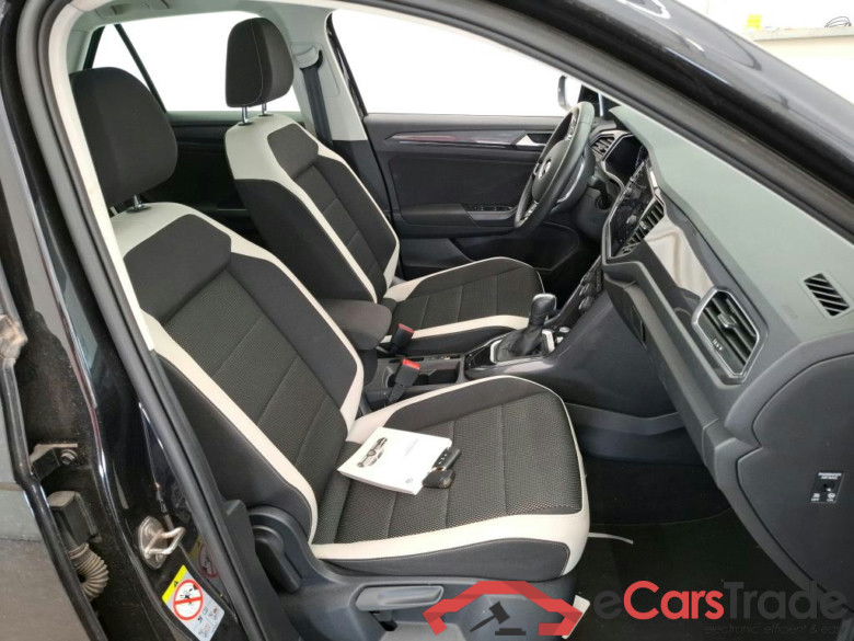 VOLKSWAGEN T-Roc / 2017 / 5P / SUV 1.5 TSI 150 EVO CARAT DSG7 #6