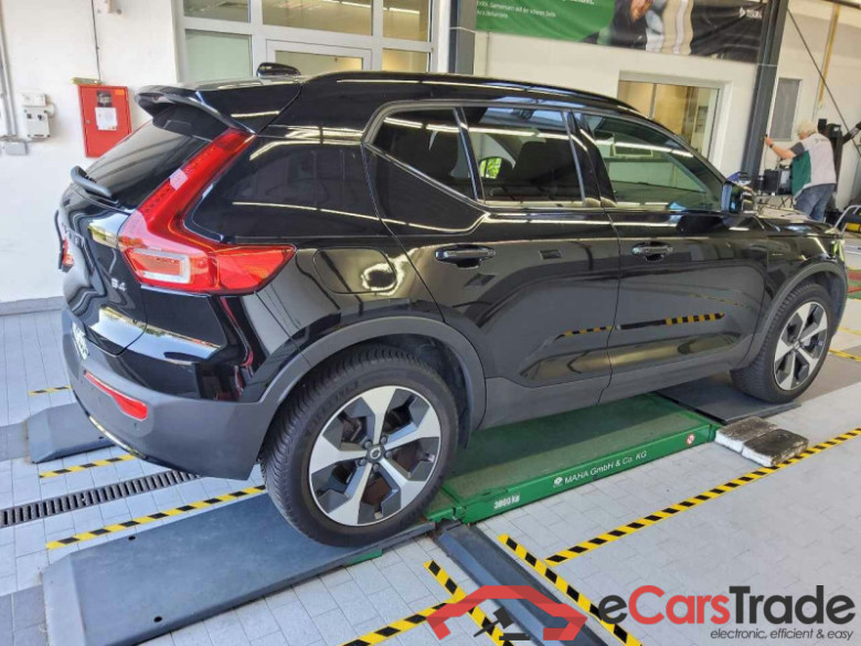 Volvo XC40 (2017->) DE - SUV5 B4 2WD EU6d, Plus Dark, (Facelift) 2022 - 2024 #3