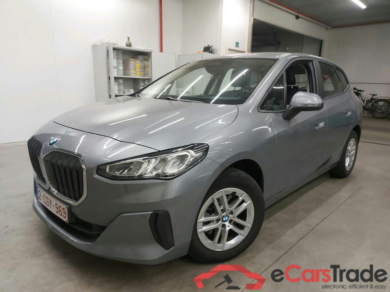 BMW - BMW 2 ACTIVE TOURER 218dA 136PK With Climatic & Navigation & Heated Seats & Driving Assistant Plus & Trailer Hook