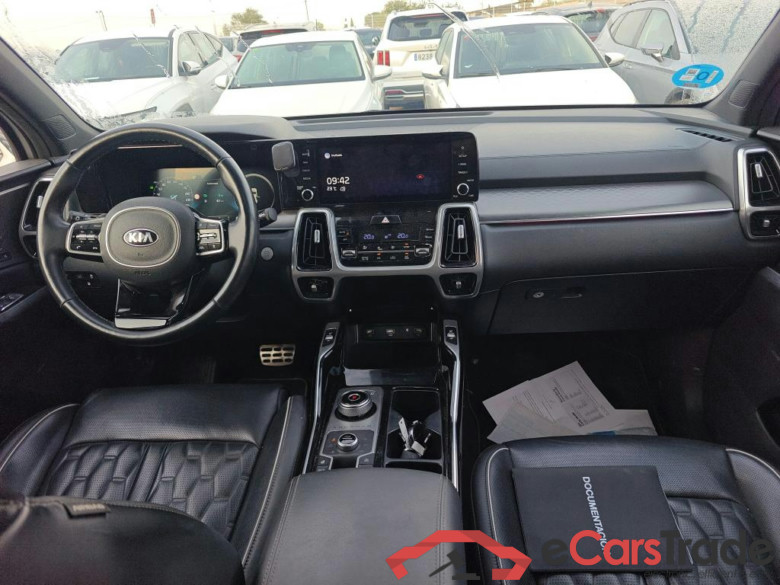 KIA Sorento / 2020 / 5P / todoterreno 1.6 T-GDi PHEV Emotion 4x4 7pl P.Luxury #3