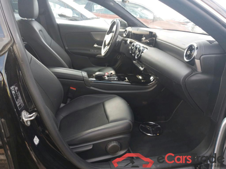 MERCEDES-BENZ CLA / 2019 / 4P / coupé CLA 200 D DCT #6
