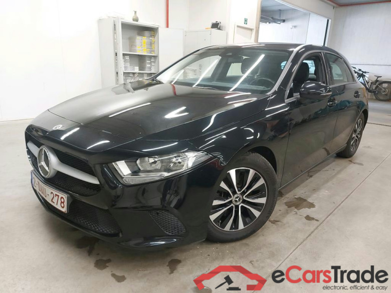 MERCEDES - MER A 180 d 116PK DCT Essential Line #1