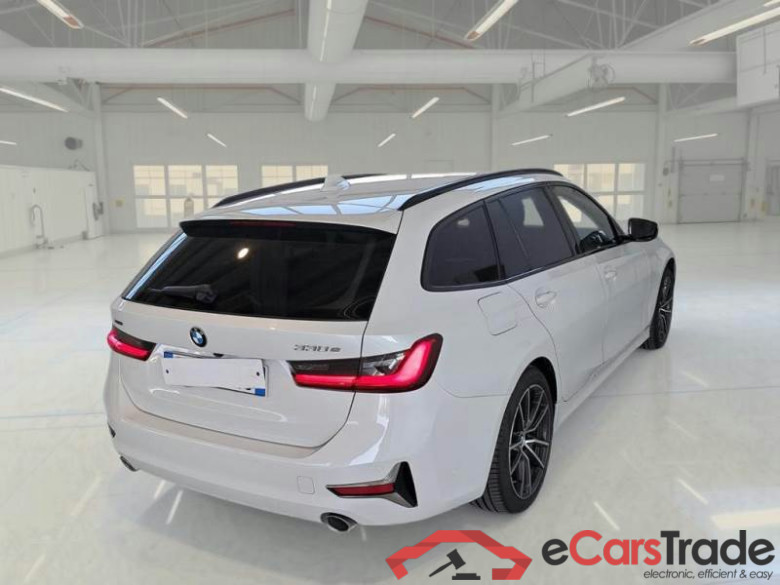 BMW SERIE 3 / 2018 / 5P / STATION WAGON 330E XDRIVE LUXURY TOURING AUTO #2