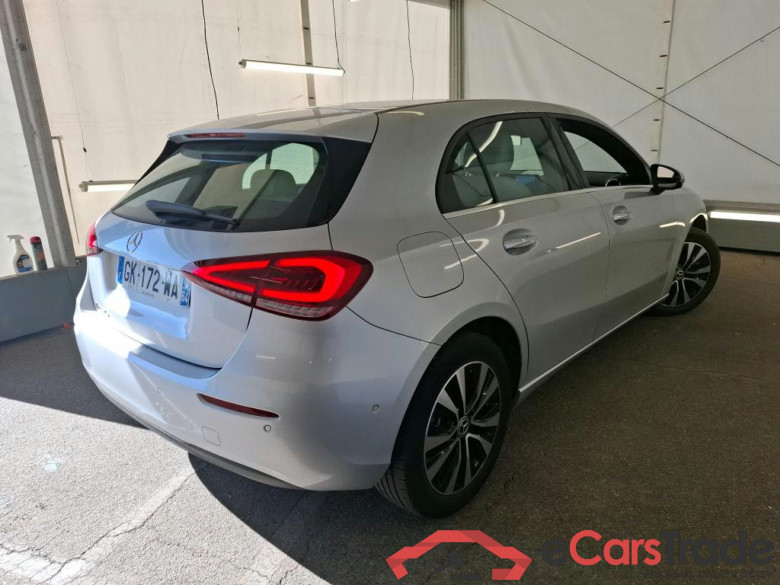 MERCEDES-BENZ Classe A Compact / 2018 / 5P / Berline A 250 e Business Line 8G-DCT #4
