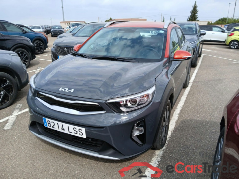 KIA Stonic / 2017 / 5P / todoterreno 1.0 T-GDi 88kW (120CV) MHEV Drive DCT #1