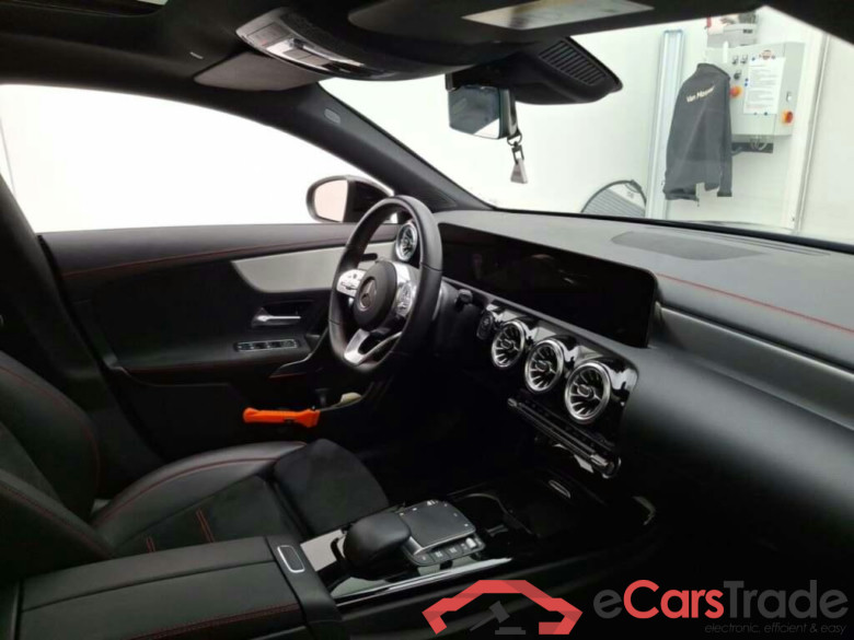 MERCEDES-BENZ CLA-klasse Shooting Brake 250 e Bns Sol AMG Ld AUT. #3