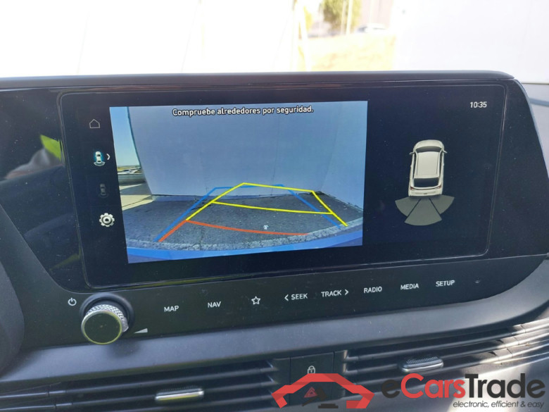 HYUNDAI i20 / 2023 / 5P / berlina con portón 1.0 T Black Line #4