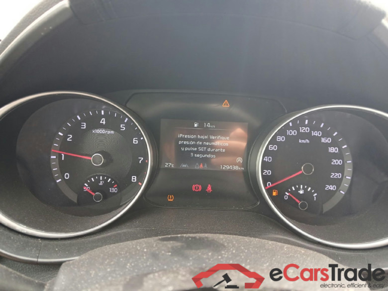 KIA Ceed / 2021 / 5P / berlina con portón 1.0 T-GDi 74kW (100CV) Concept #4