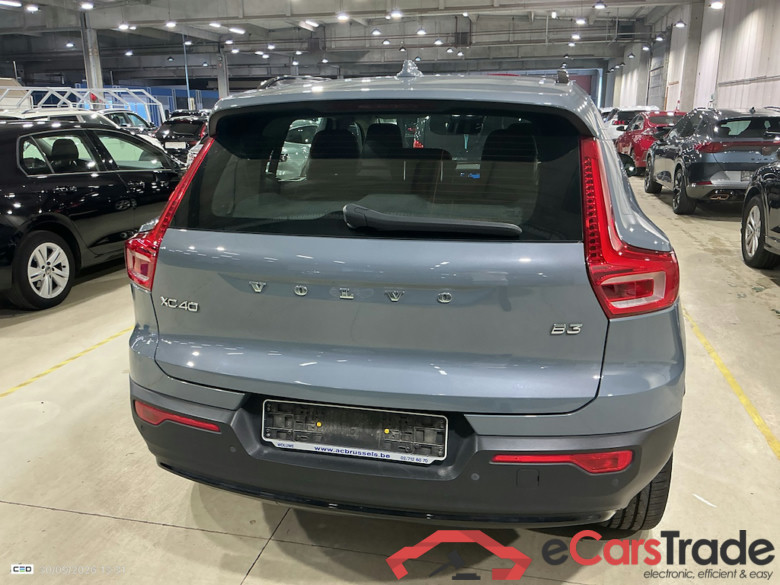VOLVO XC40 2.0 B3 MHEV PLUS DARK DESIGN DCT #5