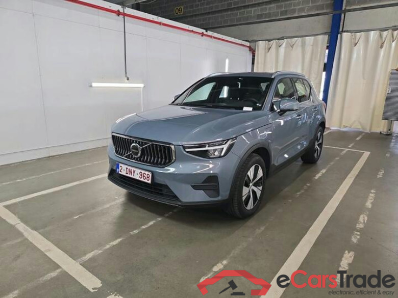 Volvo XC40 XC40 T4 PHEV Plus Bright Design Aut. (PHEV) 155kW/211pk  5D/P Auto-7 (4 seizoenen Banden) - CO2 onvolledig