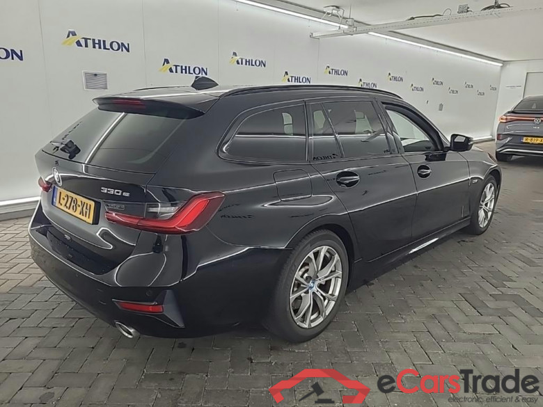 BMW 3-serie Touring 330e Business Edition Plus 5D 215kW #3