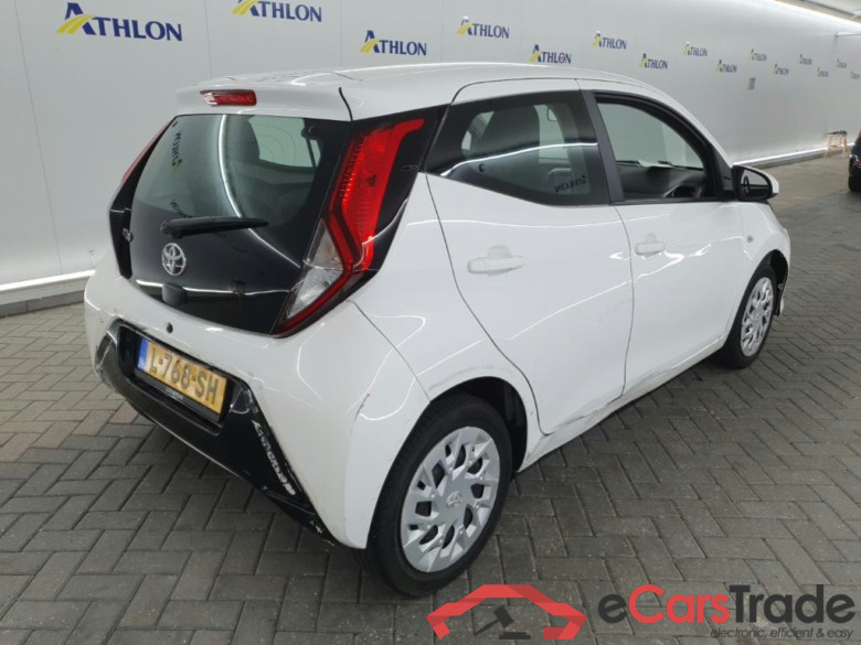 TOYOTA Aygo 1.0 VVT-i x-play 5D 53kW #3