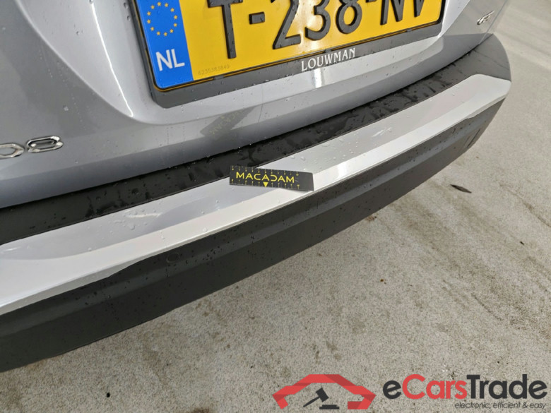 Peugeot e-2008 GT EV 50kWh 136 5d #5