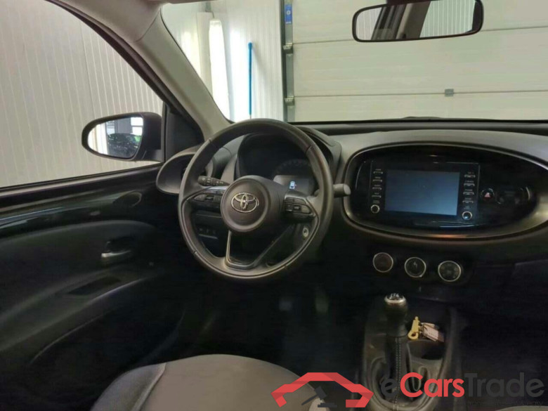 TOYOTA Aygo X 1.0 VVT-i MT Play #3
