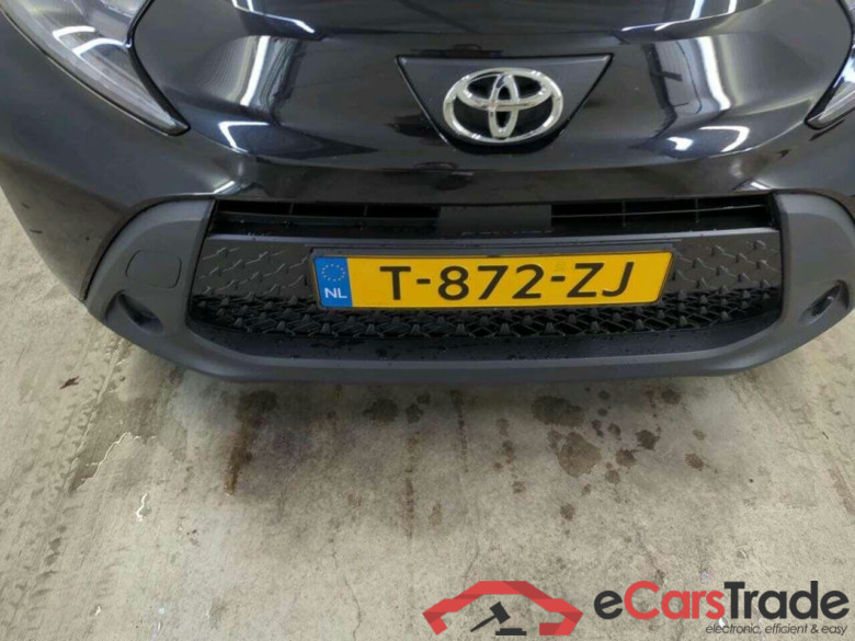 TOYOTA Aygo X 1.0 VVT-i MT Play #4