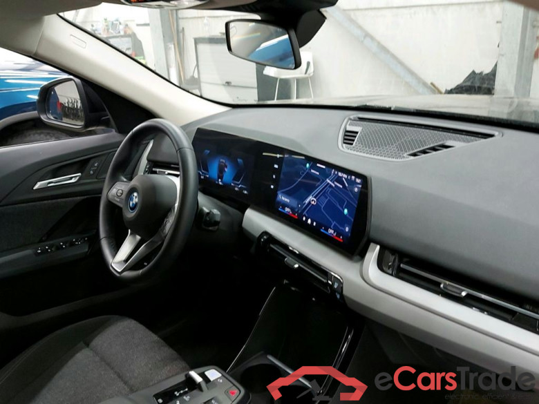 BMW I - BMW IX2 xDrive30 313PK With Climatic & Navigation & Cruise Control & Heated Seats  * ELECTRIC * #3