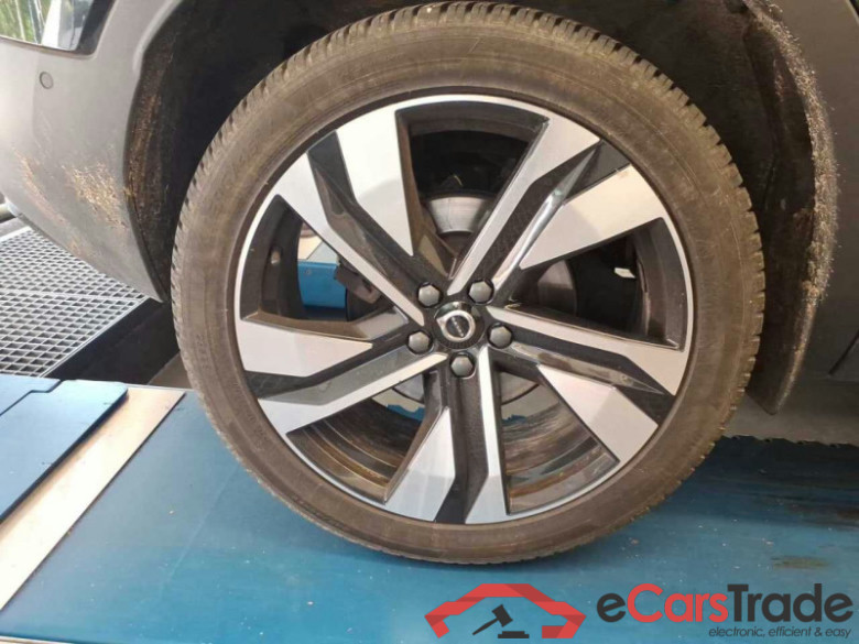 Volvo XC40 (2017->) DE - SUV5 B4 2WD EU6d, Ultra Dark (EURO 6d), (Facelift) 2023 - 2024 #6