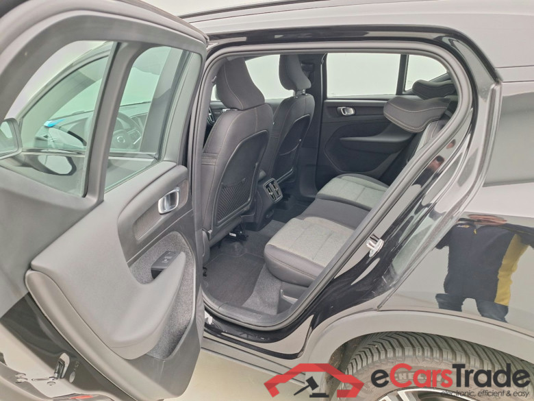 Volvo, XC40 FL'21, Volvo XC40 T2 Plus Dark Design Aut. 5d (Annulatie Release: nieuwe plaat 2KAH326) Parking Arval #4