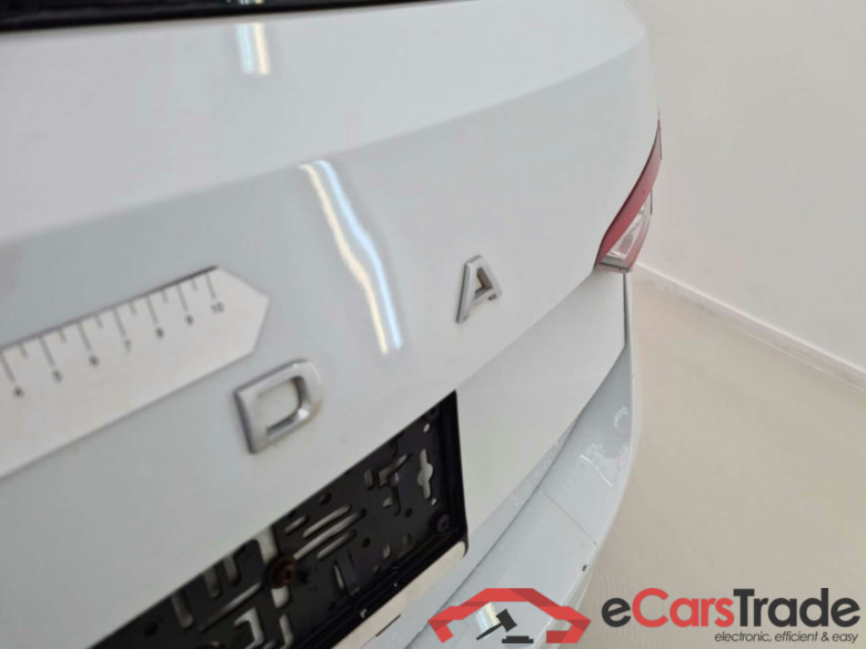 SKODA SUPERB COMBI 2.0 CRTDI CLEVER #4