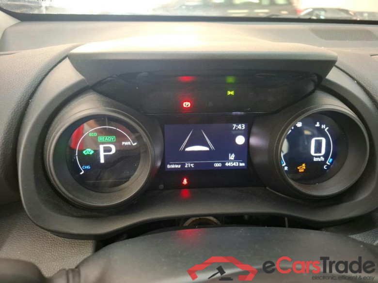 TOYOTA Yaris Cross Hybride / 2021 / 5P / SUV 1.5 HYBRID 116H DYNAMIC BUSINESS BEY AWD #6