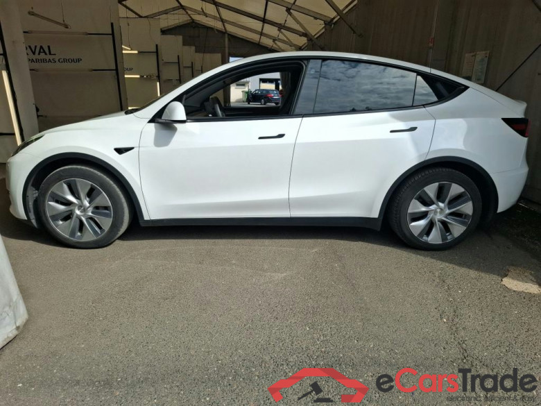 TESLA Model Y / 2021 / 5P / SUV RWD #4