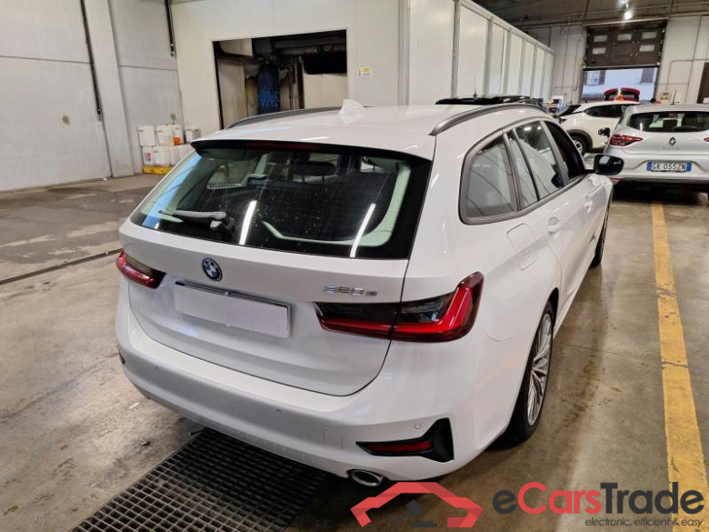 BMW SERIE 3 / 2018 / 5P / STATION WAGON 320E BUSINESS ADVANTAGE TOURING AUTO #2