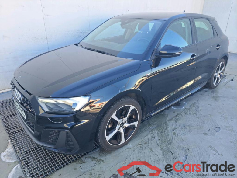 AUDI A1 / 2018 / 5P / berlina con portón Sportback Adrenalin 30 TFSI 81kW (110CV)(SP) #1