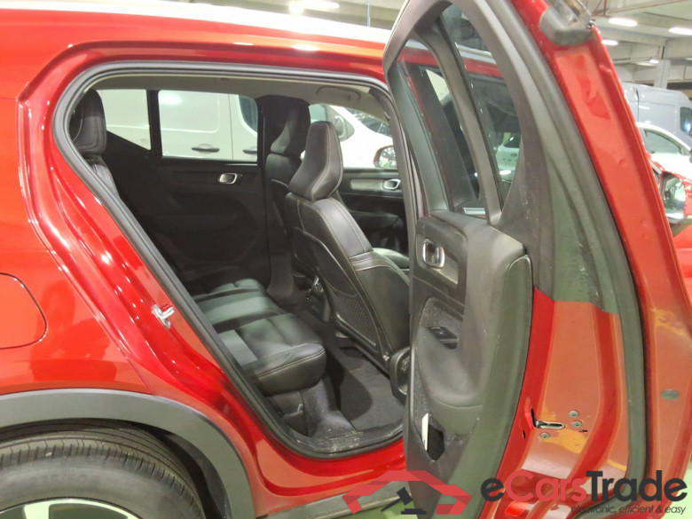 VOLVO XC40 1.5 T5 RECHARGE GEARTR. INSCRIPTION #4