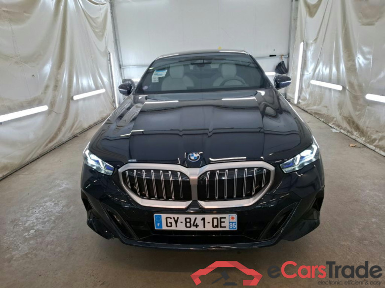 BMW Série 5 / 2023 / 4P / Berline 530e 299ch M Sport BVA8 #1