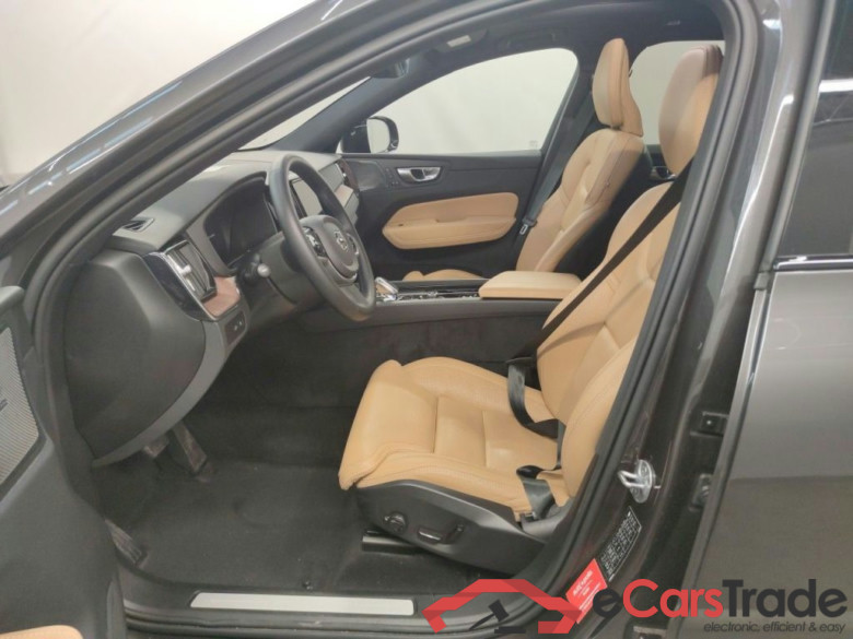 VOLVO XC60 - 2021 2.0 T6 PHEV AWD Plus Dark 5d #3