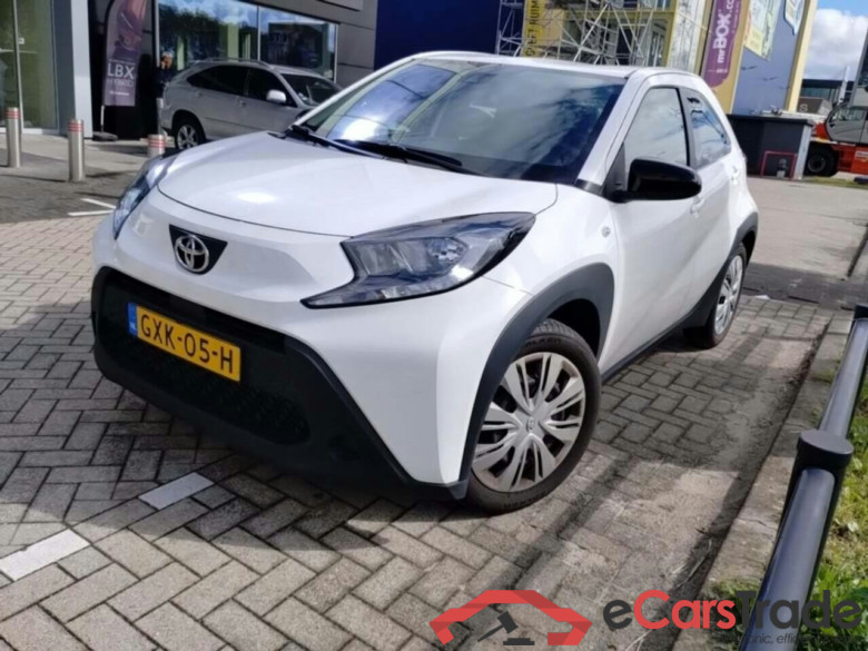 TOYOTA Aygo X 1.0 VVT-i S-CVT Play #1