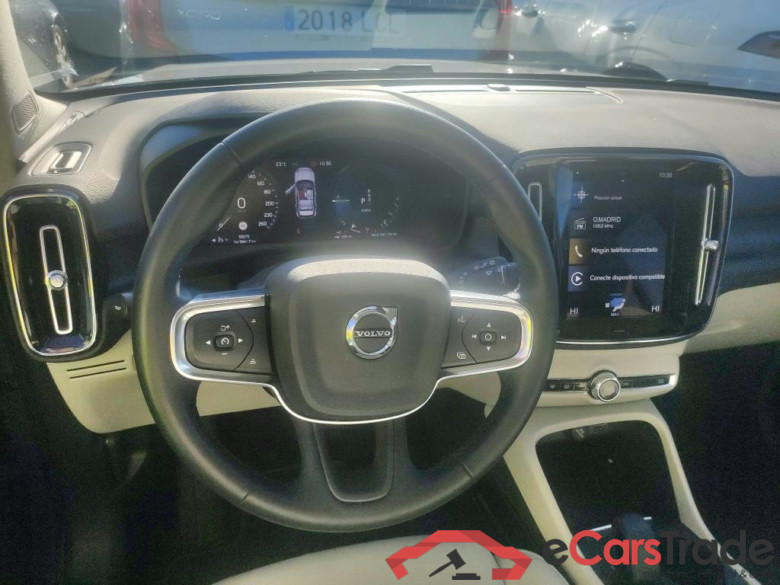 VOLVO XC40 / 2021 / 5P / todoterreno 1.5 T4 Recharge PHEV Core Auto #3