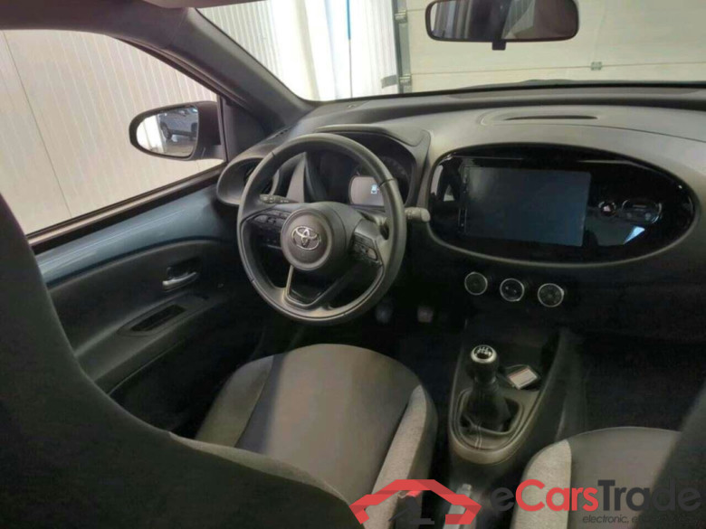 TOYOTA Aygo X 1.0 VVT-i MT Play #3