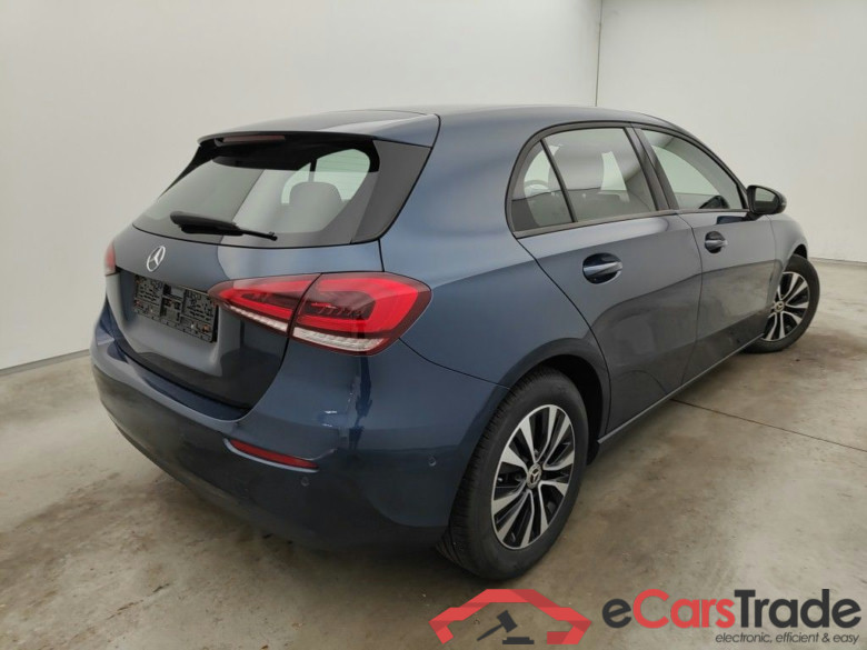 MERCEDES CLASSE A DIESEL (W177) A 180 d 116 Business Solution Essential 5d #2