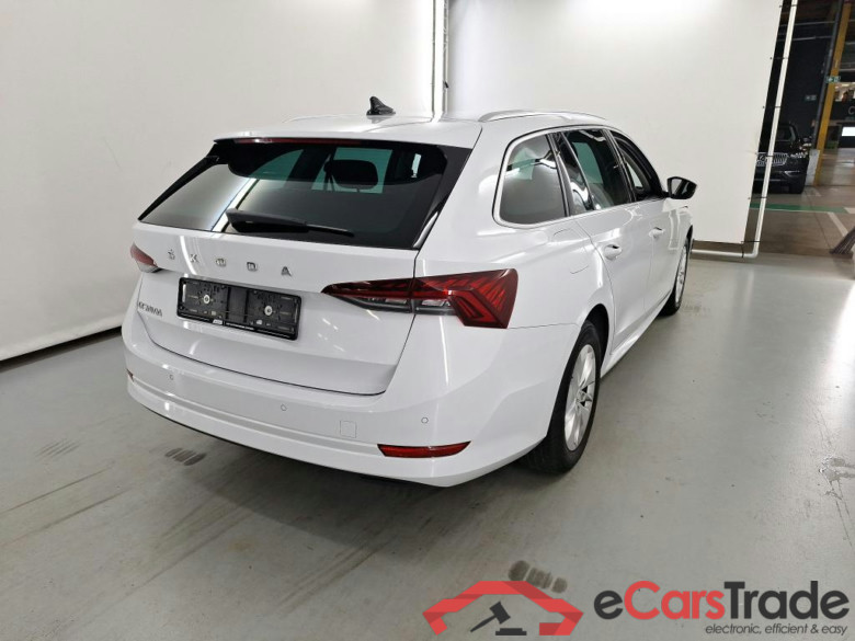 SKODA OCTAVIA COMBI 2.0 CRTDI 85KW DSG7 CLEVER #4
