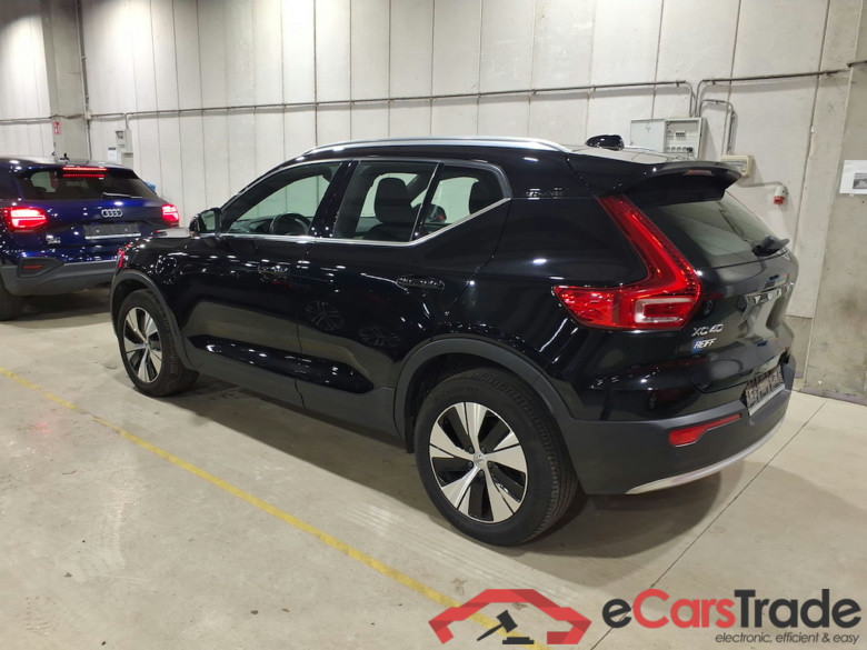 VOLVO XC40 1.5 T4 PHEV CORE DCT #2