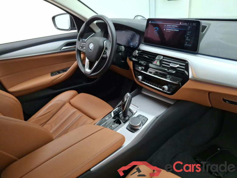 BMW 5-SERIE TOURING 530E X-DRIVE #3