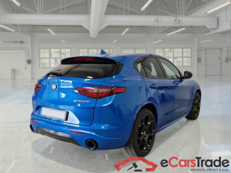 ALFA ROMEO STELVIO / 2017 / 5P / SUV 2.2 TD 210 CV VELOCE AT8 Q4 #2