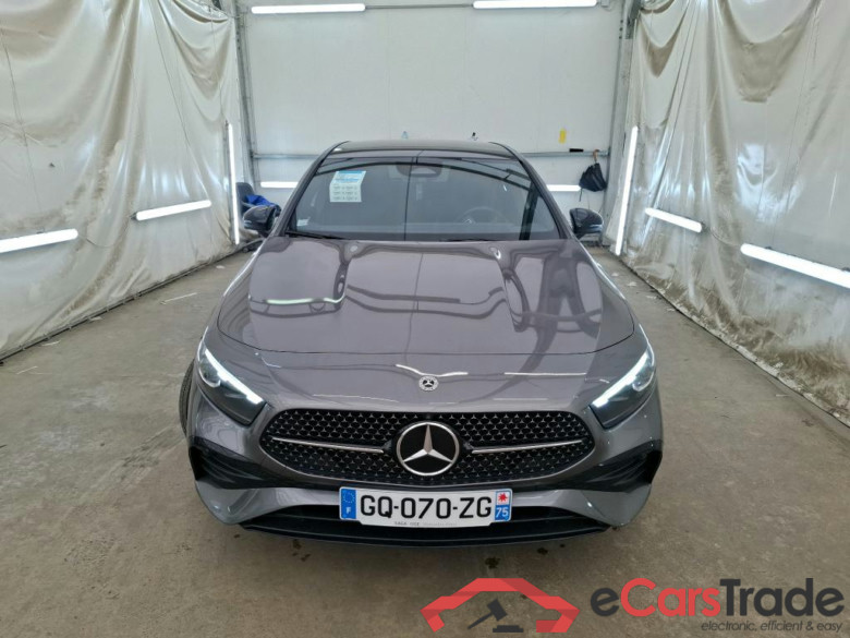 MERCEDES-BENZ Classe A Compact / 2022 / 5P / Berline A 250 e AMG Line 8G-DCT